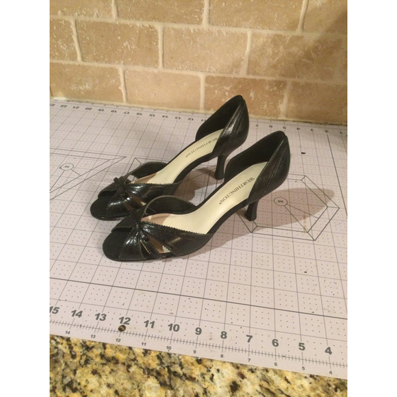 Women's Worthington Black Heels - Picture 2 of 4